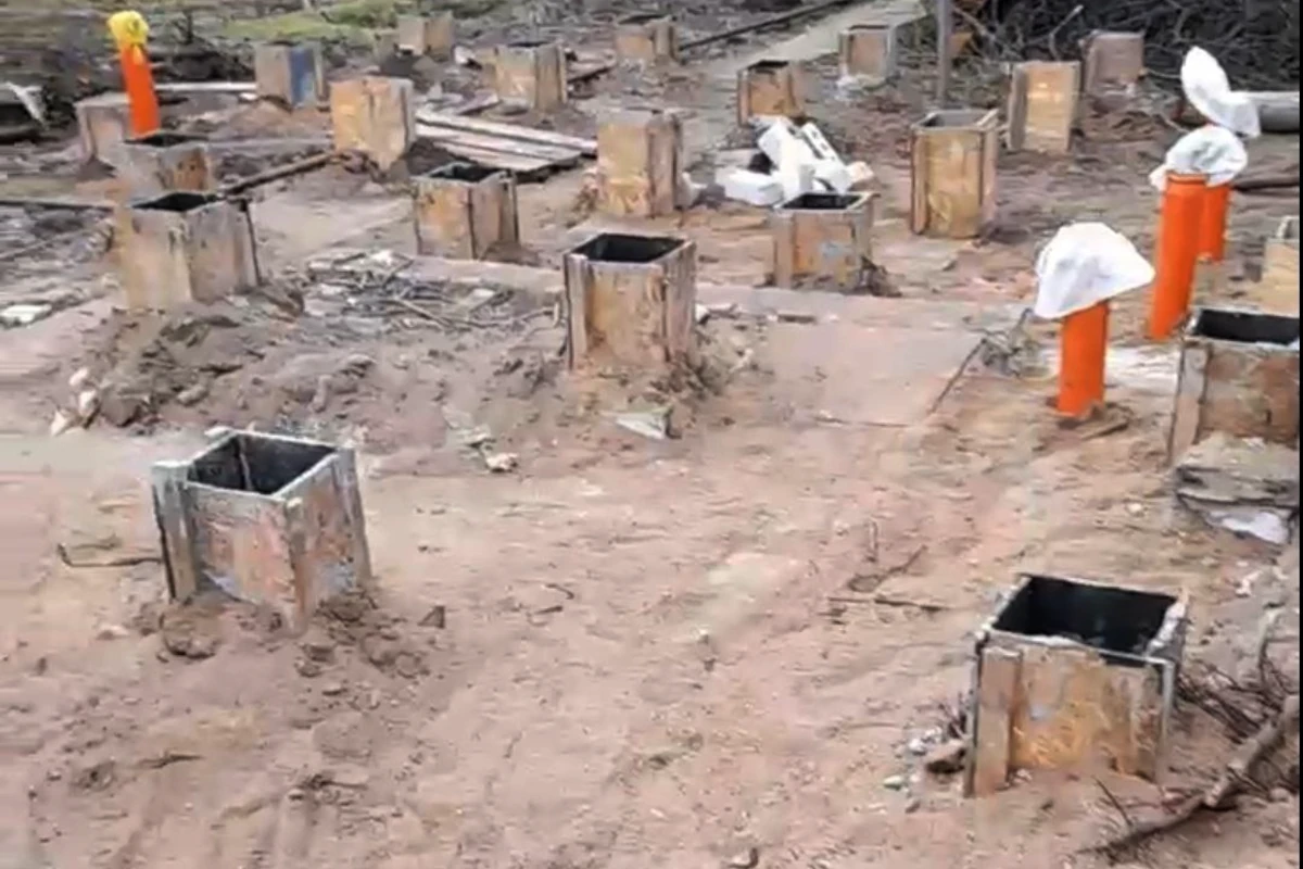 Фундаментні роботи в Миколаєві - влаштування пальово-стовпчастого фундаменту з опалубкою та виводами інженерних комунікацій